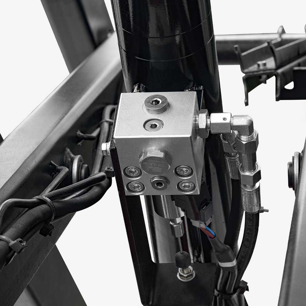 МИНИСАМОХОДНЫЙ НОЖНИЧНЫЙ ПОДЪЕМНИК ( ЭЛЕКТРОДВИГАТЕЛЬ )