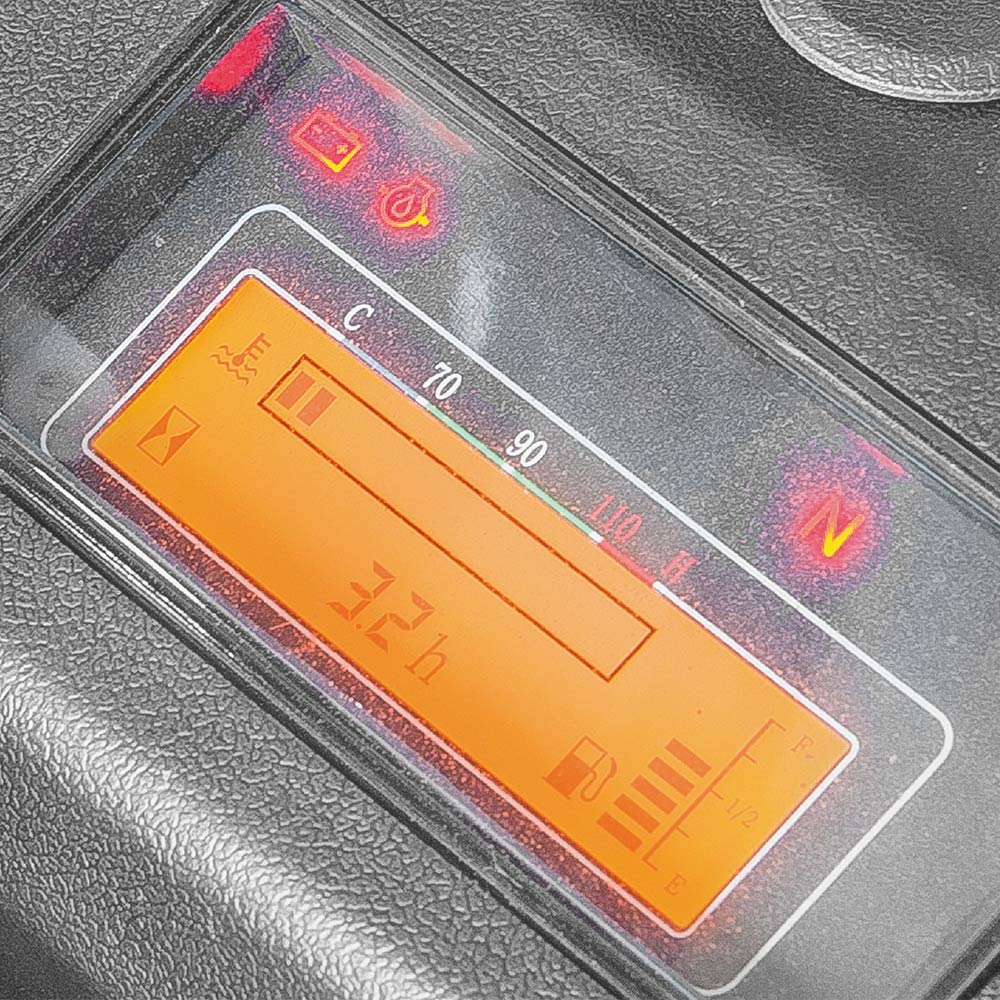 ПОЛНОПРИВОДНЫЙ ВИЛОЧНЫЙ ПОГРУЗЧИК ДЛЯ ПЕРЕСЕЧЕННОЙ МЕСТНОСТИ